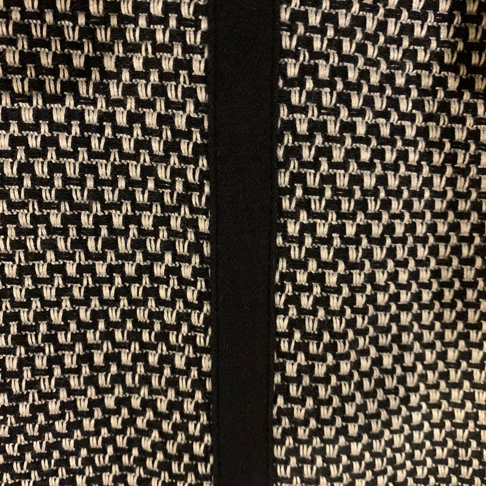 Gently used Ladies Ann Taylor Wool Skirt - Picture 7 of 7